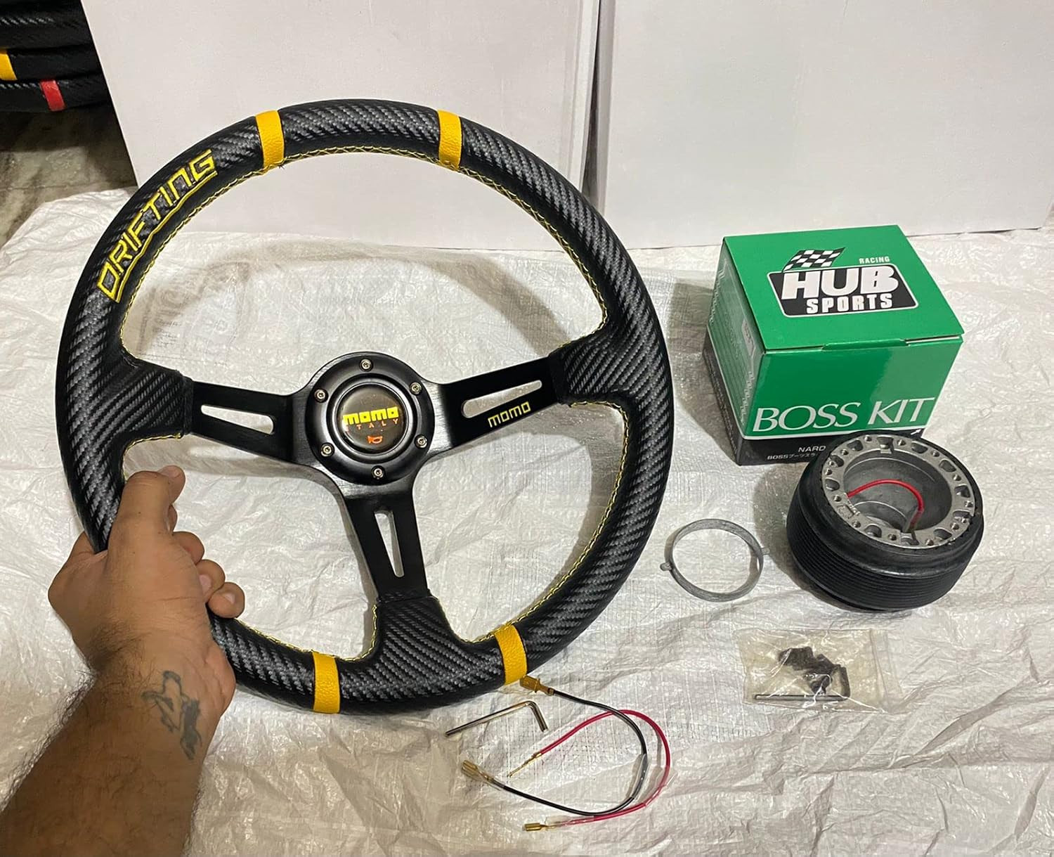 MOMO Yellow Carbon 14INCH DEEP Style Universal Steering Wheel for Sports Car Look Rally Race Off Road